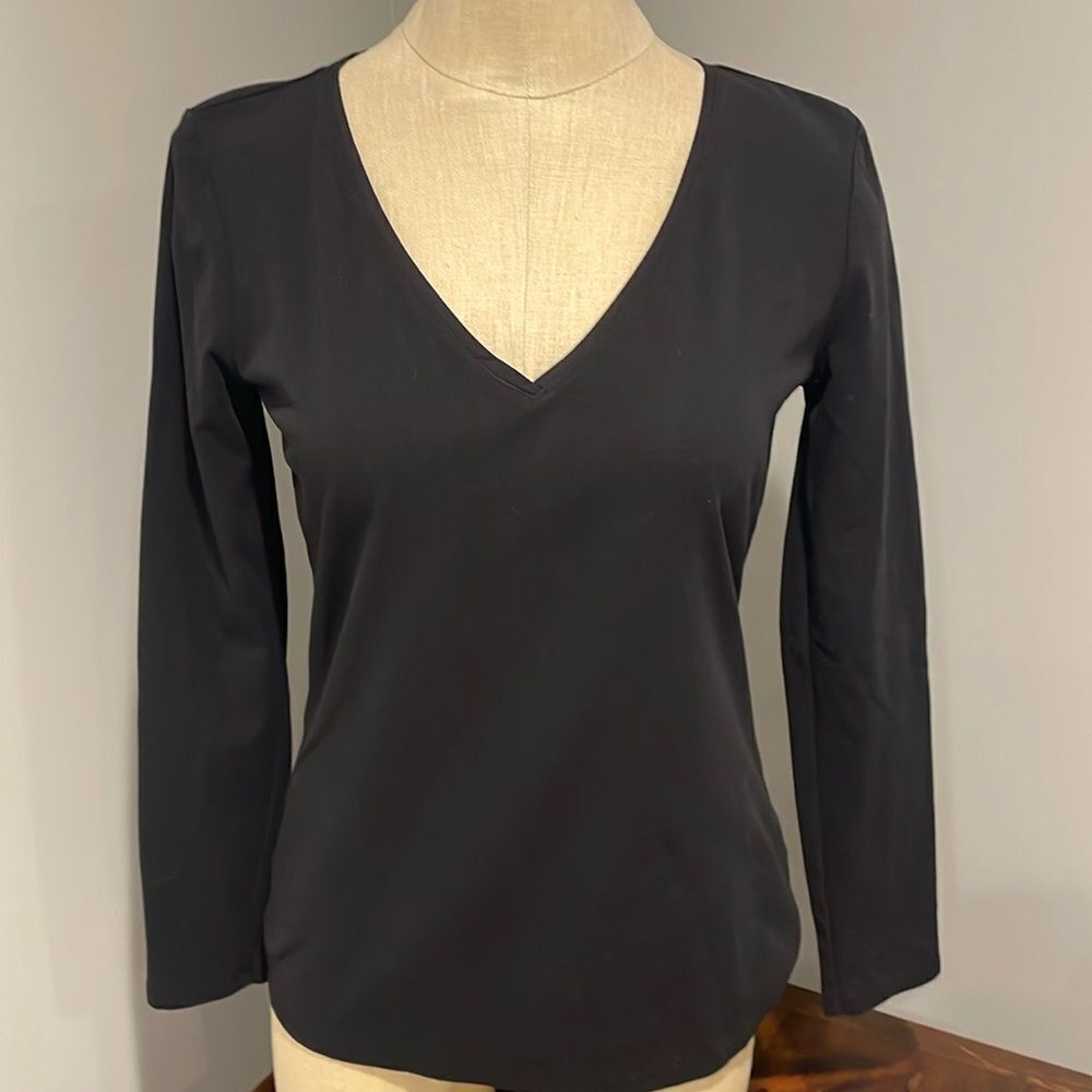 NWOT White House Black Market Long Sleeve V-Neck Top Size XS